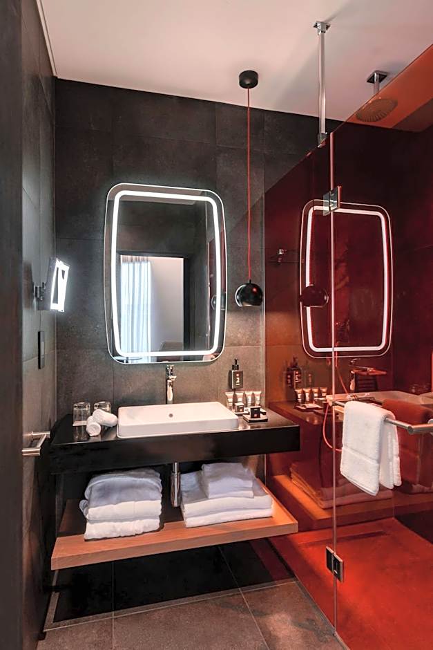 Radisson RED Hotel, Johannesburg Rosebank