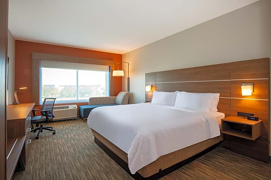 Holiday Inn Express And Suites Beloit By IHG
