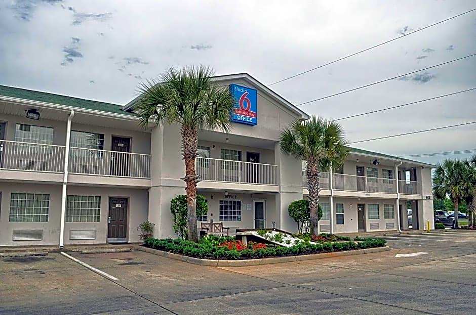 Studio 6-Pascagoula, MS