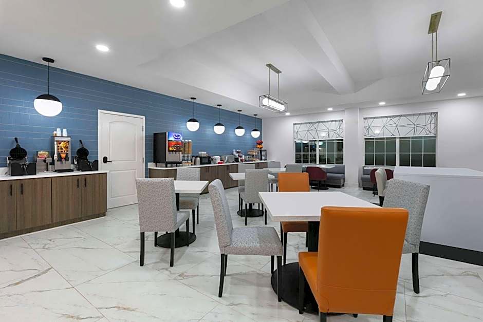 La Quinta Inn & Suites by Wyndham Burleson