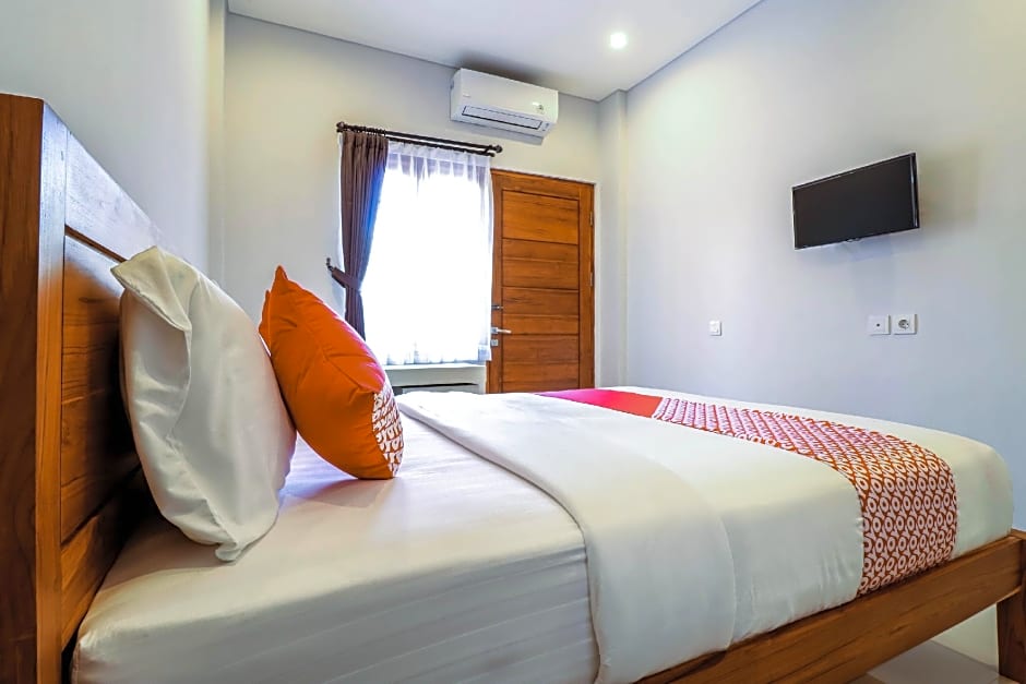 OYO 1200 Kencana Residence