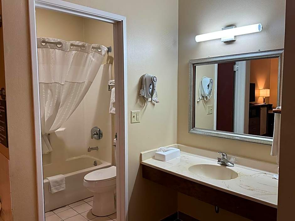 Super 8 by Wyndham Mason City