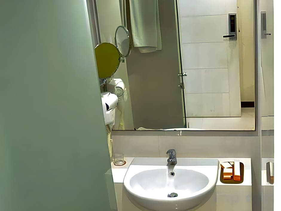 Everbright Ambon Hotel