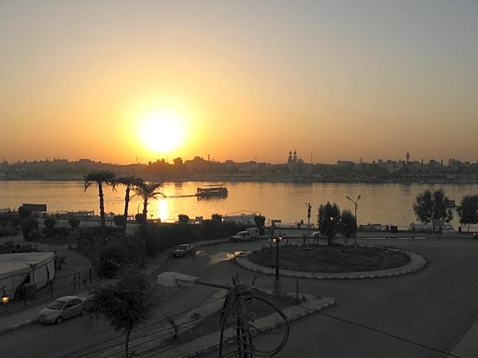 Nile Valley Hotel