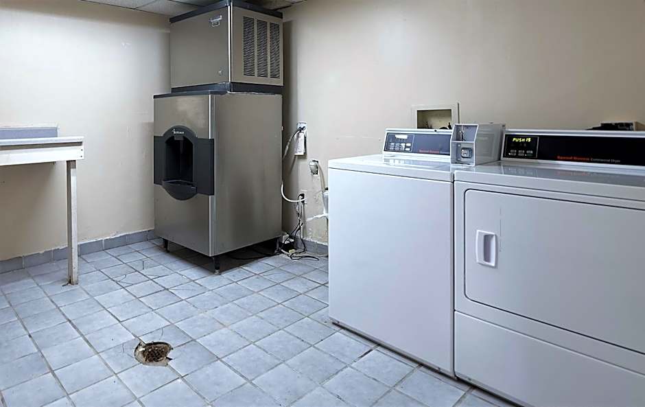 Red Roof Inn Cincinnati East - Beechmont