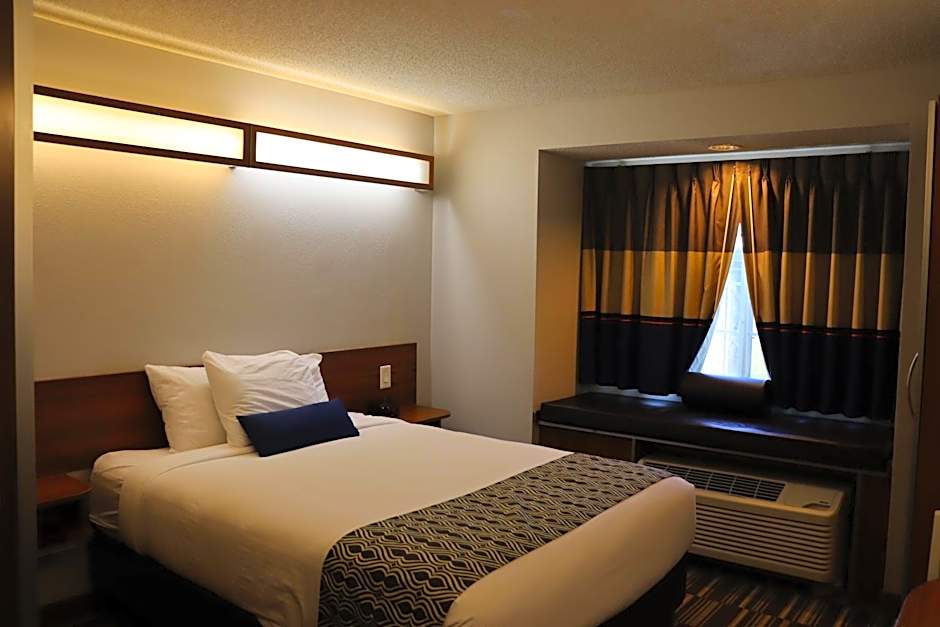 Microtel Inn & Suites by Wyndham Columbus/Near Fort Benning
