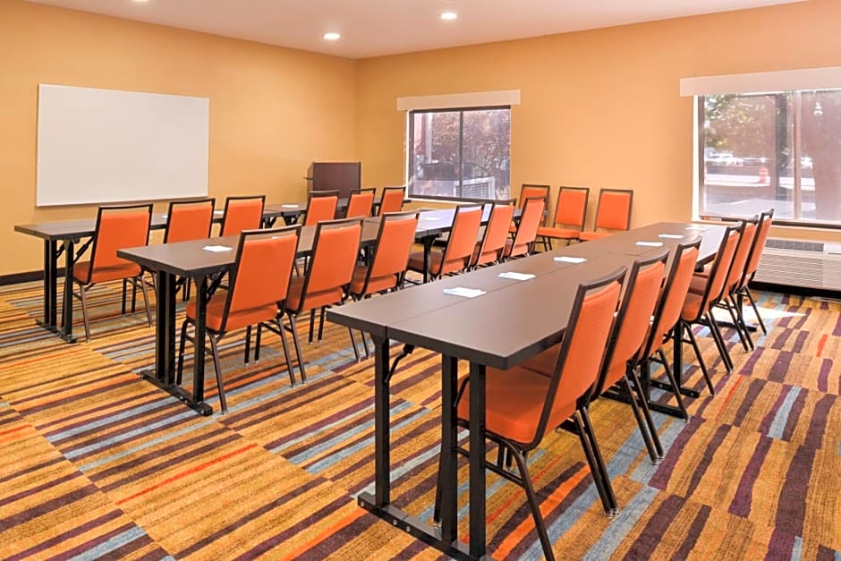 Fairfield Inn & Suites Louisville North