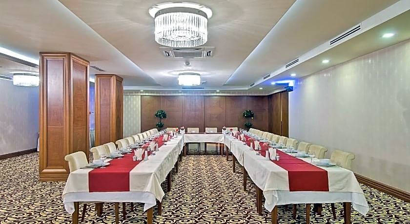 Tugcu Hotel Select