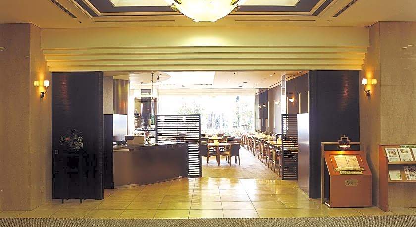 Cypress Garden Hotel