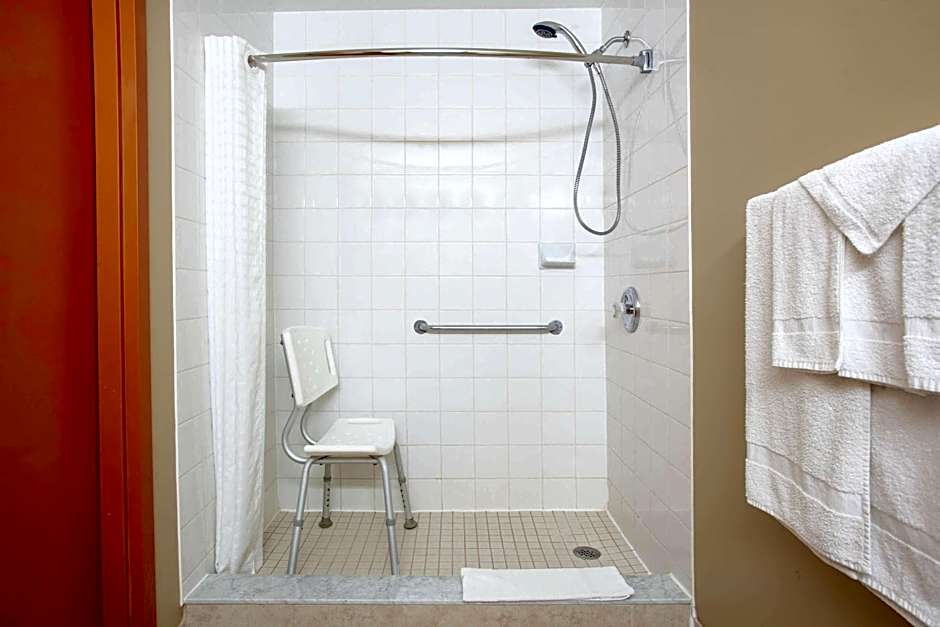 Super 8 by Wyndham Midland