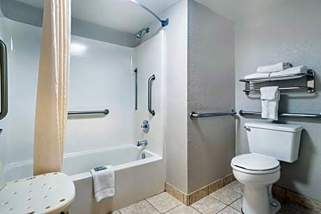 King Room - Mobility Accessible with Bathtub