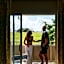 Plantation Hale Suites