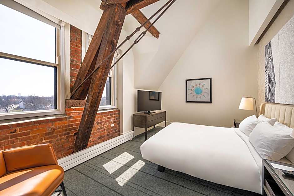 The Richardson Hotel