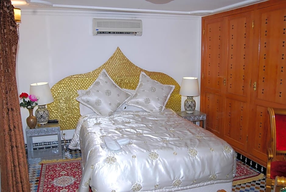 Photo 1 of 7 of Rayhana