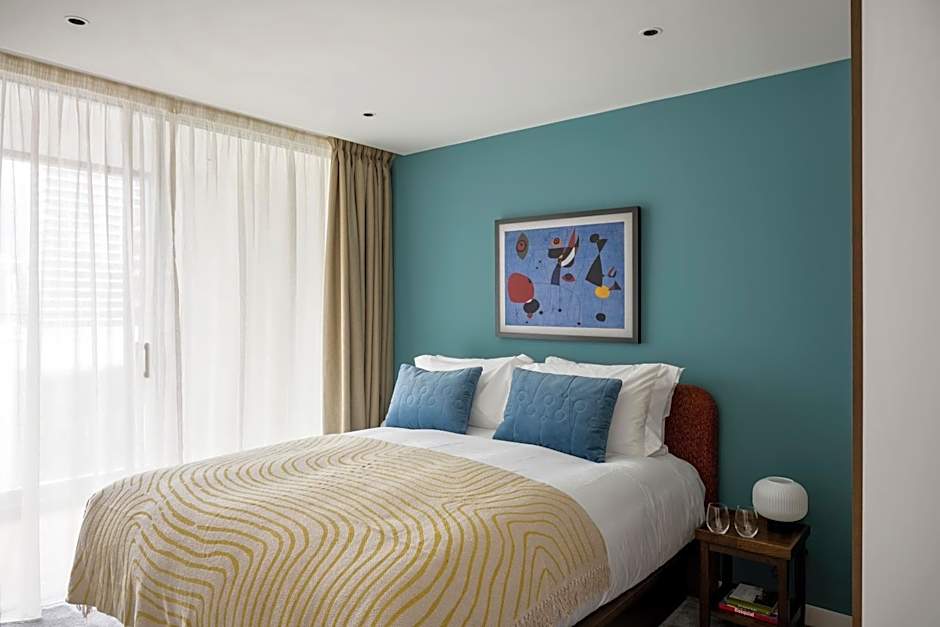 Cove Landmark Pinnacle