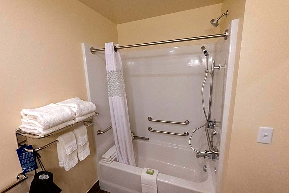 Cobblestone Inn and Suites Sheldon