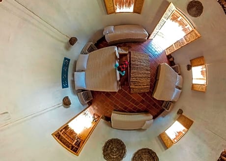 Maloca (2 Twin Beds, 1 Queen Bed and 1 King Bed)