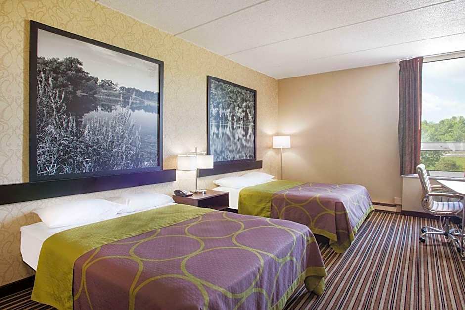Super 8 by Wyndham Plattsburgh