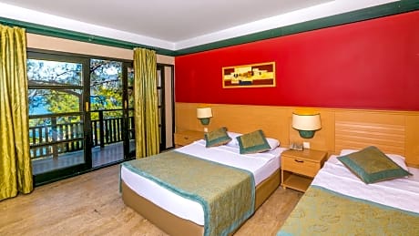 DOUBLE SINGLE USE  SEA VIEW