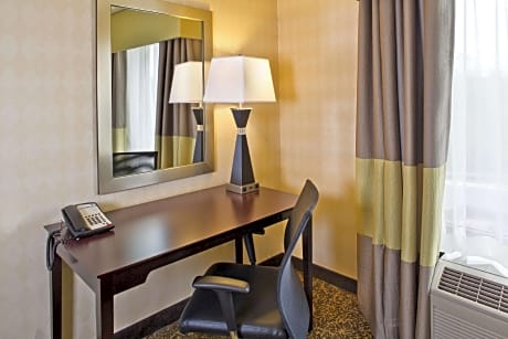 King Room with Sofa Bed and Study - Non-Smoking