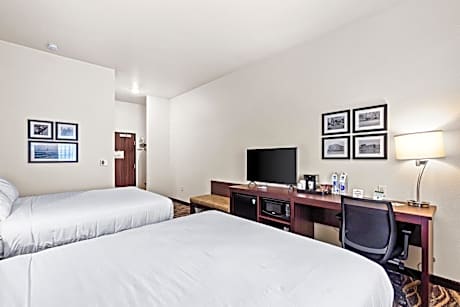 Queen Room with Two Queen Beds - Disability Access