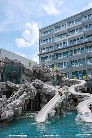 Azure Hotel Pattaya