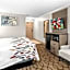 Red Roof Inn & Suites Lexington - Hamburg