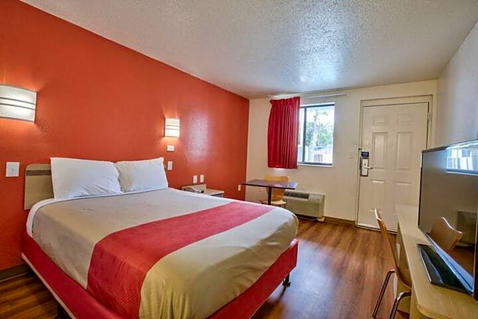 Loyalty Inn Tallahassee