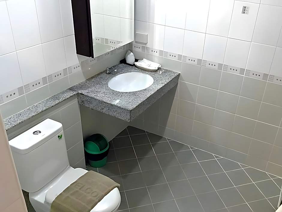 Zip Lounge & Apartments