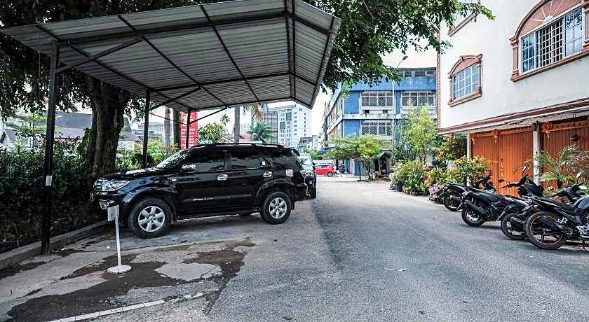 RedDoorz near Nagoya Hill Mall Batam 5