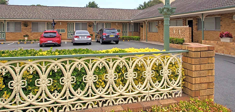 Photo 1 of 9 of Parkhaven Motel