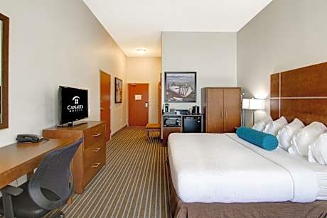 King Room with Roll-In Shower - Disability Access