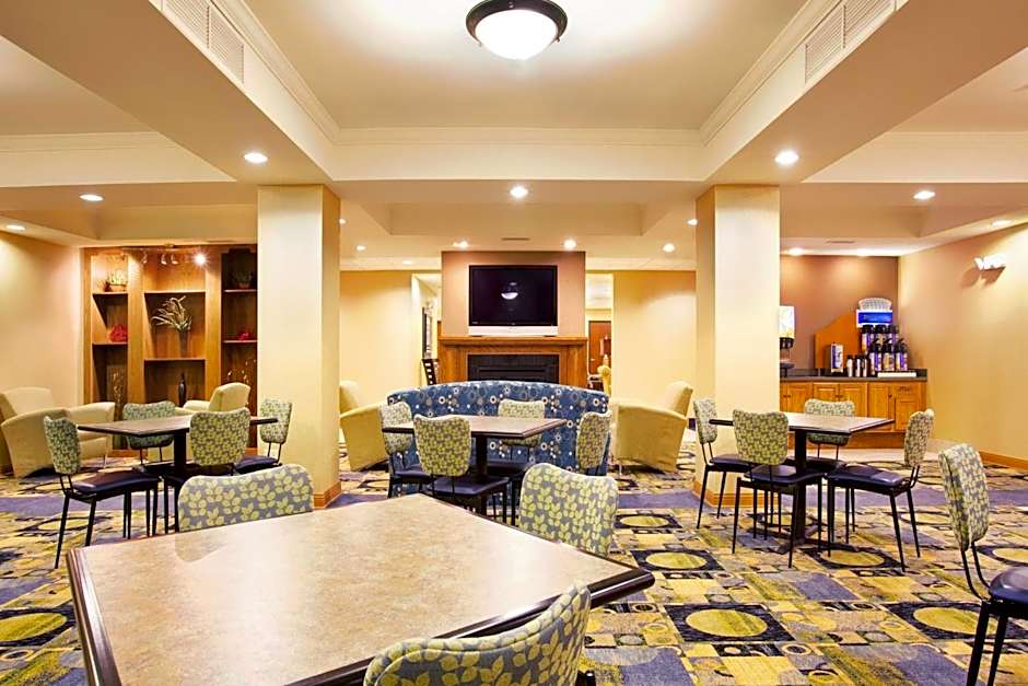 Holiday Inn Express Hotel & Suites Chicago South Lansing By IHG