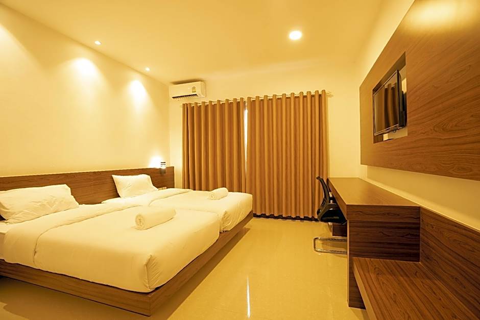 Intouch Riverside Hotel