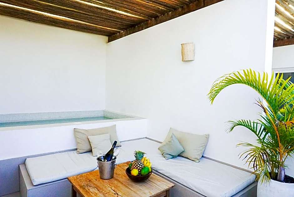 Dhow Inn Boutique Hotel