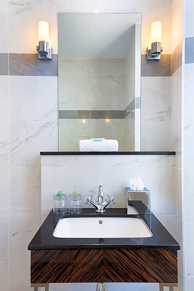 The Jay Hotel by HappyCulture