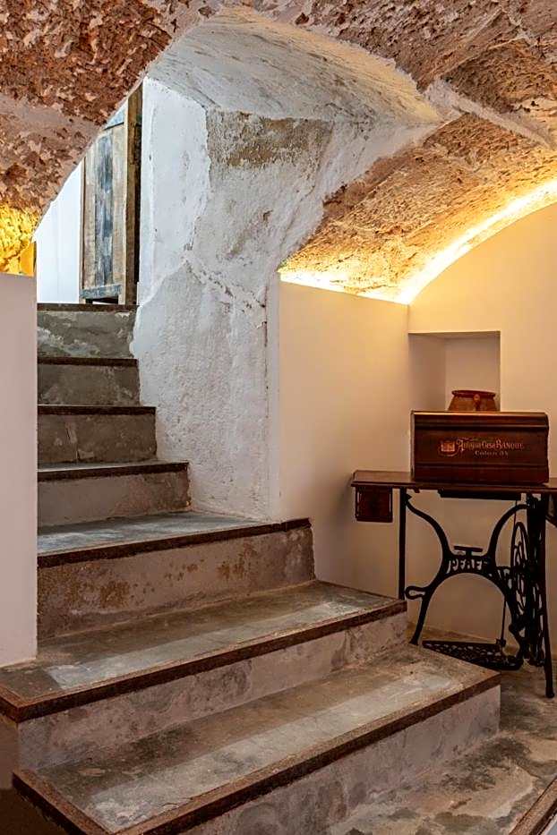 Antiguo Brondo Selfcheck-in Smart Rooms