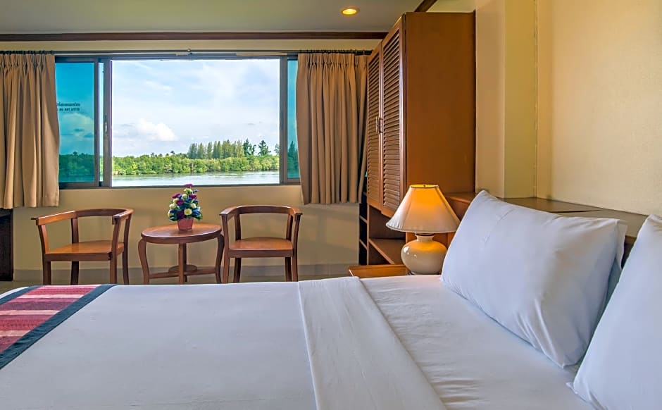 Krabi City Seaview Hotel