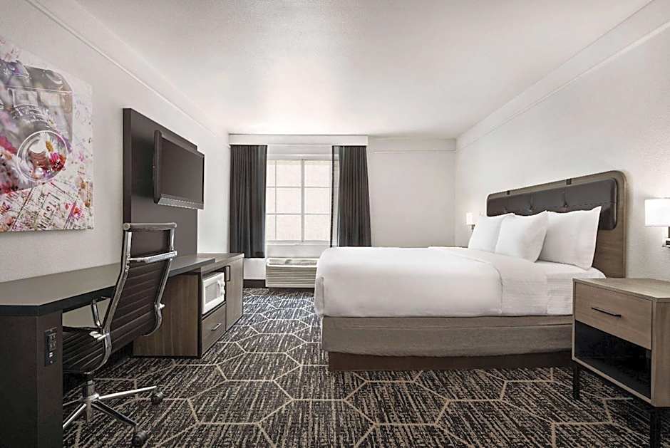 La Quinta Inn & Suites by Wyndham Hesperia Victorville