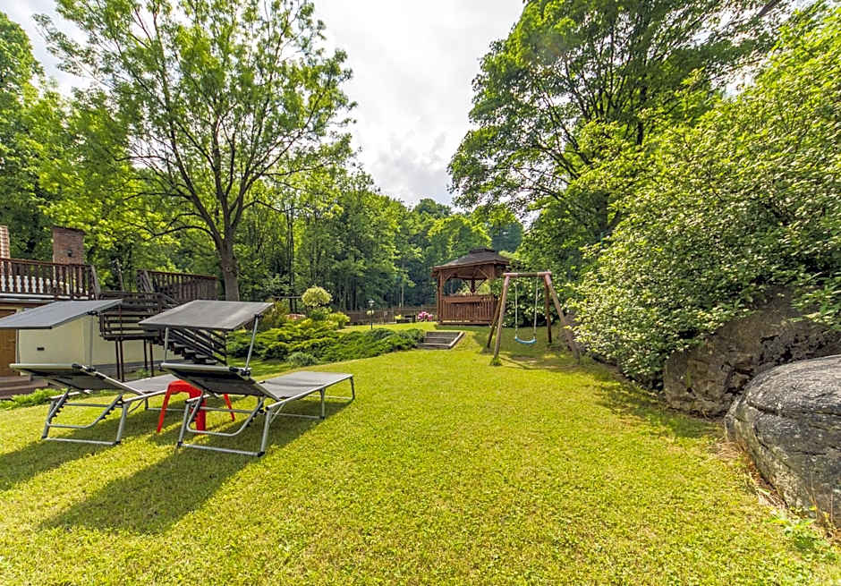 Nefryt - lodówka i czajnik w pokoju, dwa aneksy kuchenne ogólnodostępne, duży parking