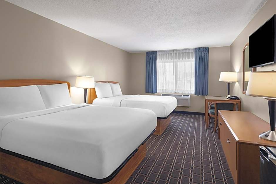 Travelodge by Wyndham Fargo West Acres