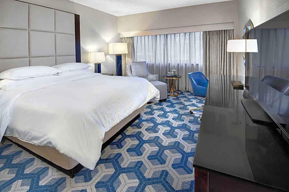 Sheraton Eatontown Hotel