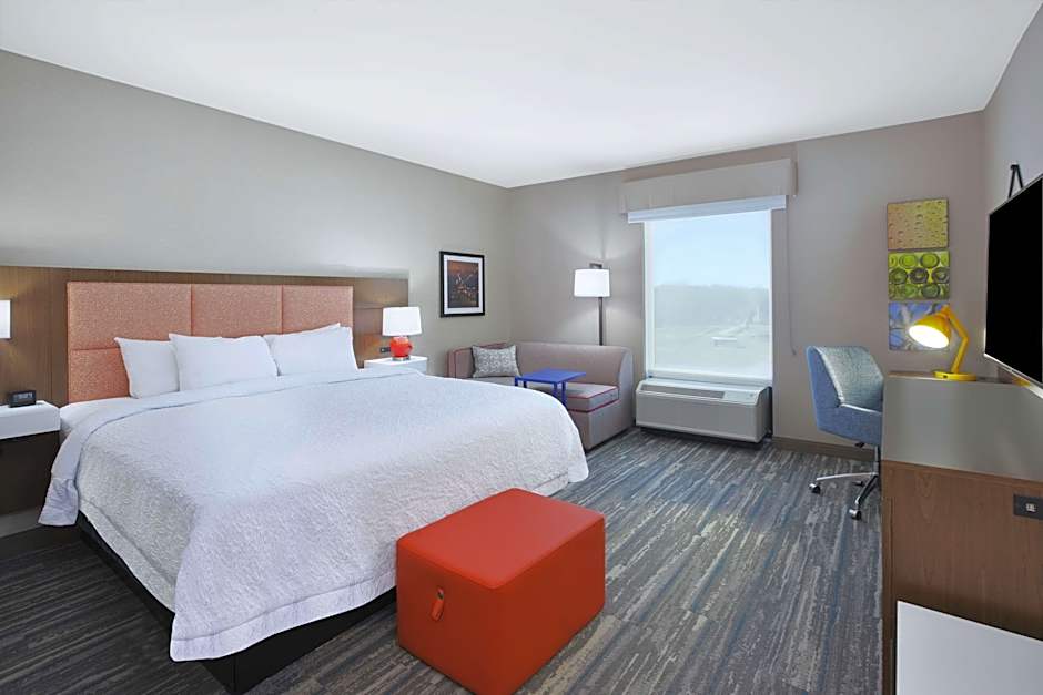 Photo 1 of 2 of 1 King Bed, Mobility Accessible, Bathtub