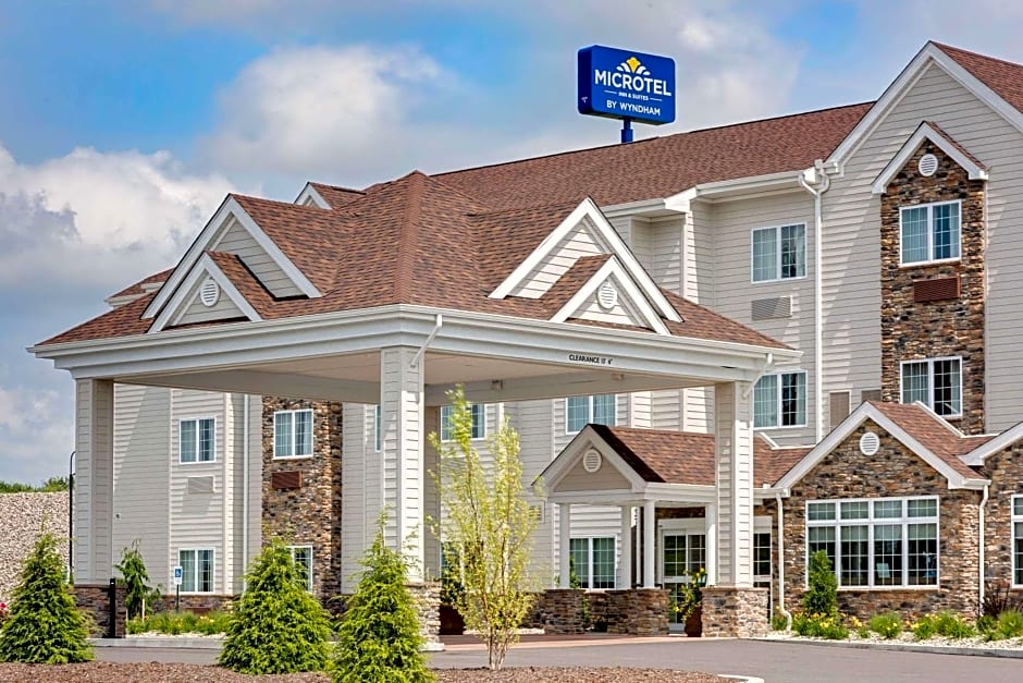 Microtel Inn & Suites by Wyndham Clarion