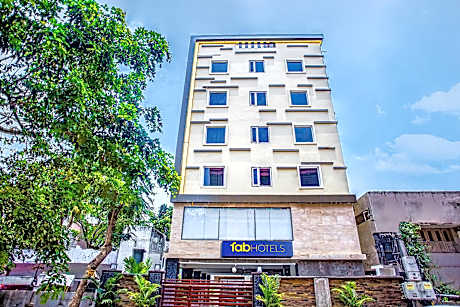 FabHotel RR Grand - Next to Trendset Mall