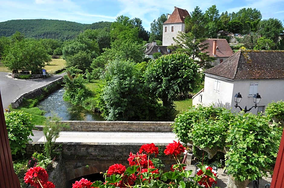 Logis Hotels - Auberge de l'Ile - Hotel 3 etoiles et Restaurant