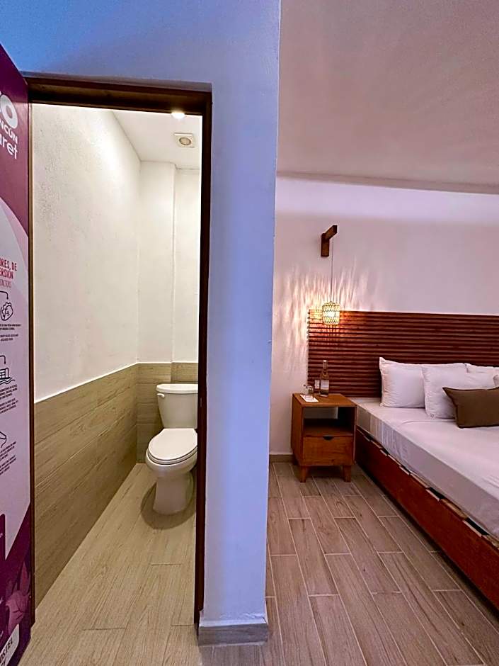 Nomads Party Hostel – Cancun, TX