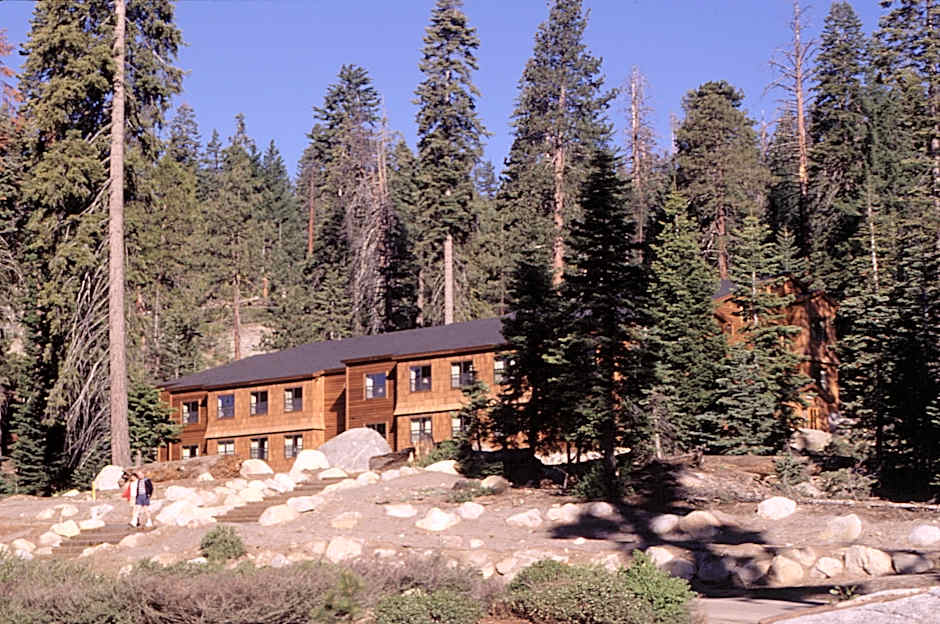 Wuksachi Village and Lodge