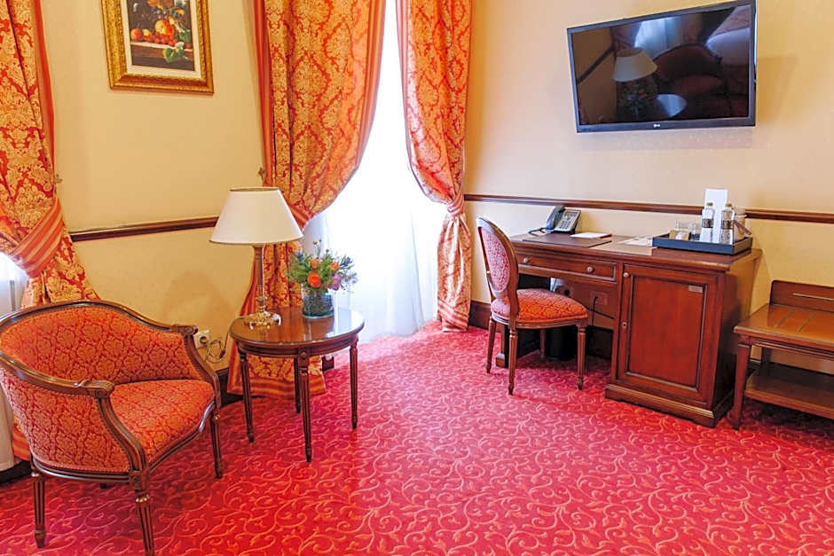 Hotel Bristol