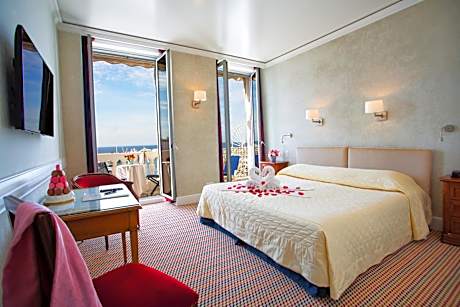 Family Suite, Attic Flat, partial Sea and City View